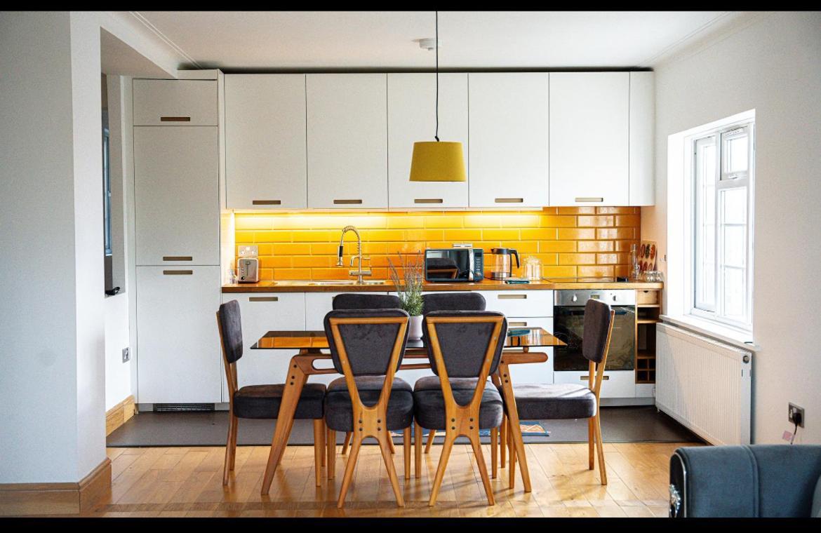 Apartamento Away From - Spacious 3 Bed Londres