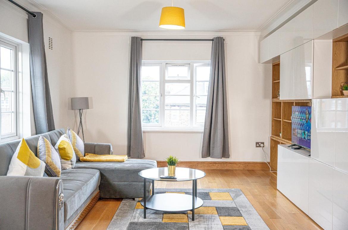 Away From - Spacious 3 Bed Apartamento