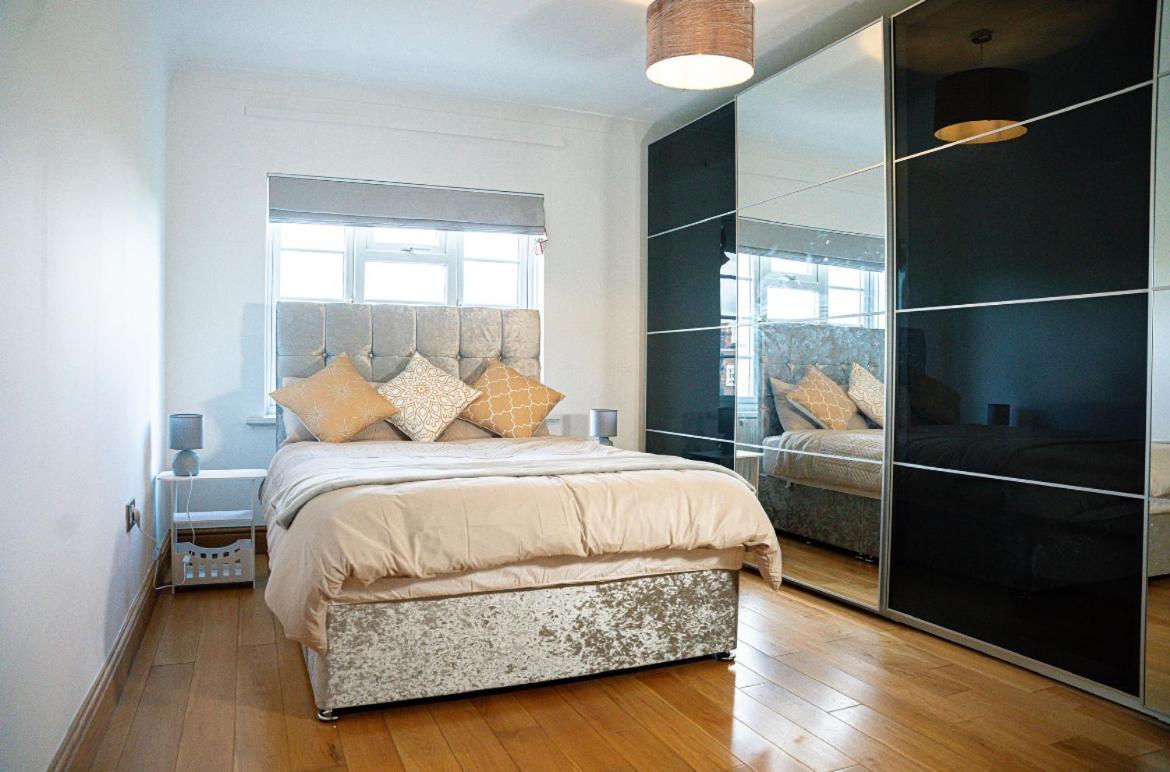 Apartamento Away From - Spacious 3 Bed *